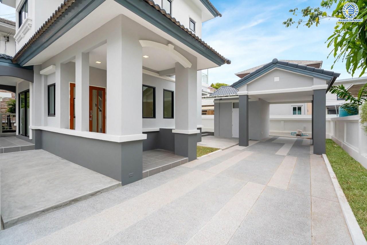 บ้านมือสองตกแต่งใหม่ โครงการ ปัญจทรัพย์พาร์ค ปิ่นเกล้า เนื้อที่ 60 ตร.ว. พื้นที่ใช้สอยมากกว่า 286.47 ตร.ม. ฟังก์ชันจัดเต็ม 4 ห้องนอน 2 ห้องน้ำ จอดรถได้ 2 คัน ตอบโจทย์ทุกการเดินทาง บนทำเลศักยภาพ ติดถนนบรมราชชนนี เชื่อมต่อทางคู่ขนานลอยฟ้า ใกล้รถไฟฟ้าสายสีน้ำเงิน "สถานีบางพลัด"